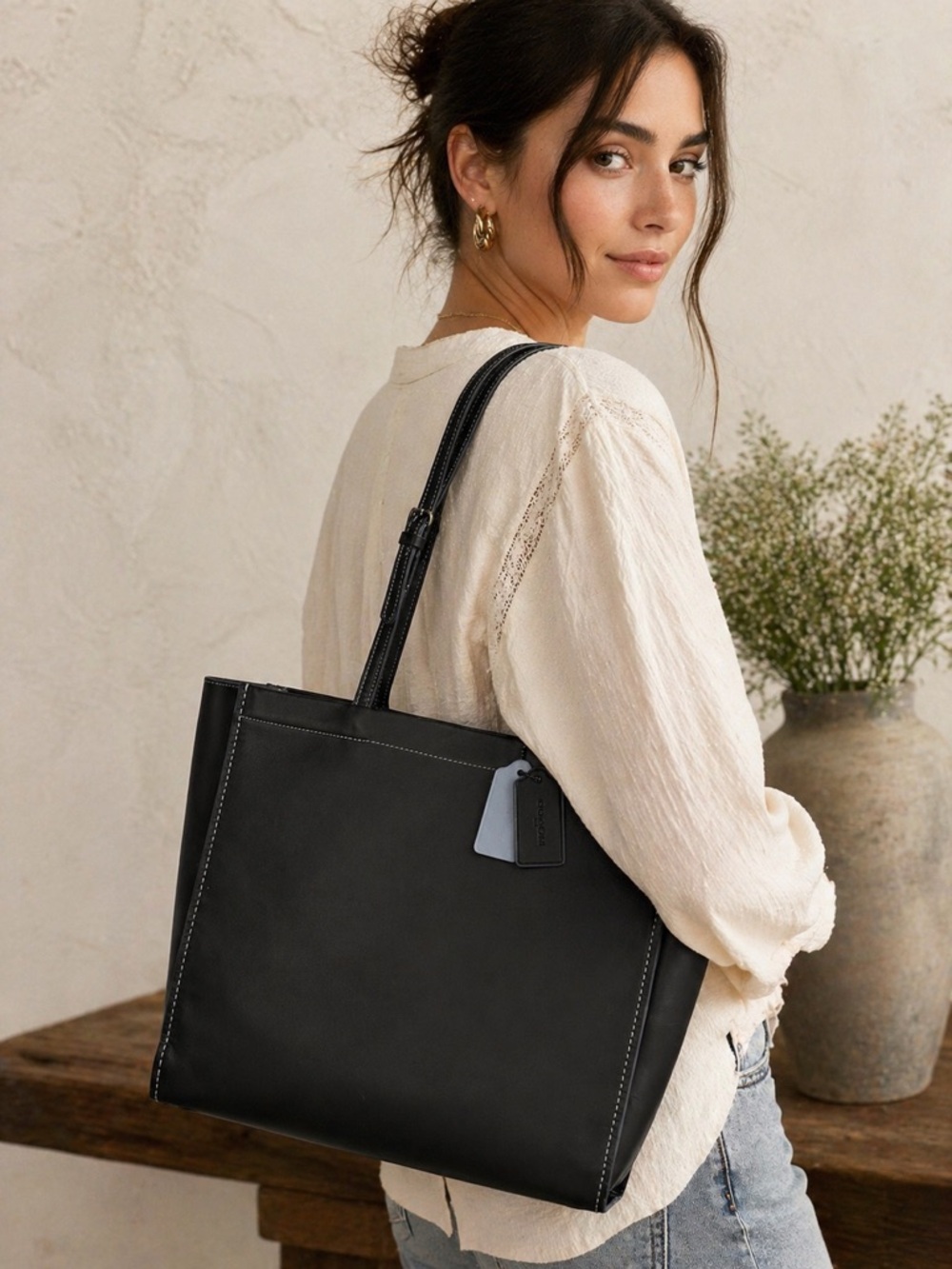Coach Leather Tote Bag Black Structured Minimalist Work Bag Shoulder Bag - Picture 2 of 16